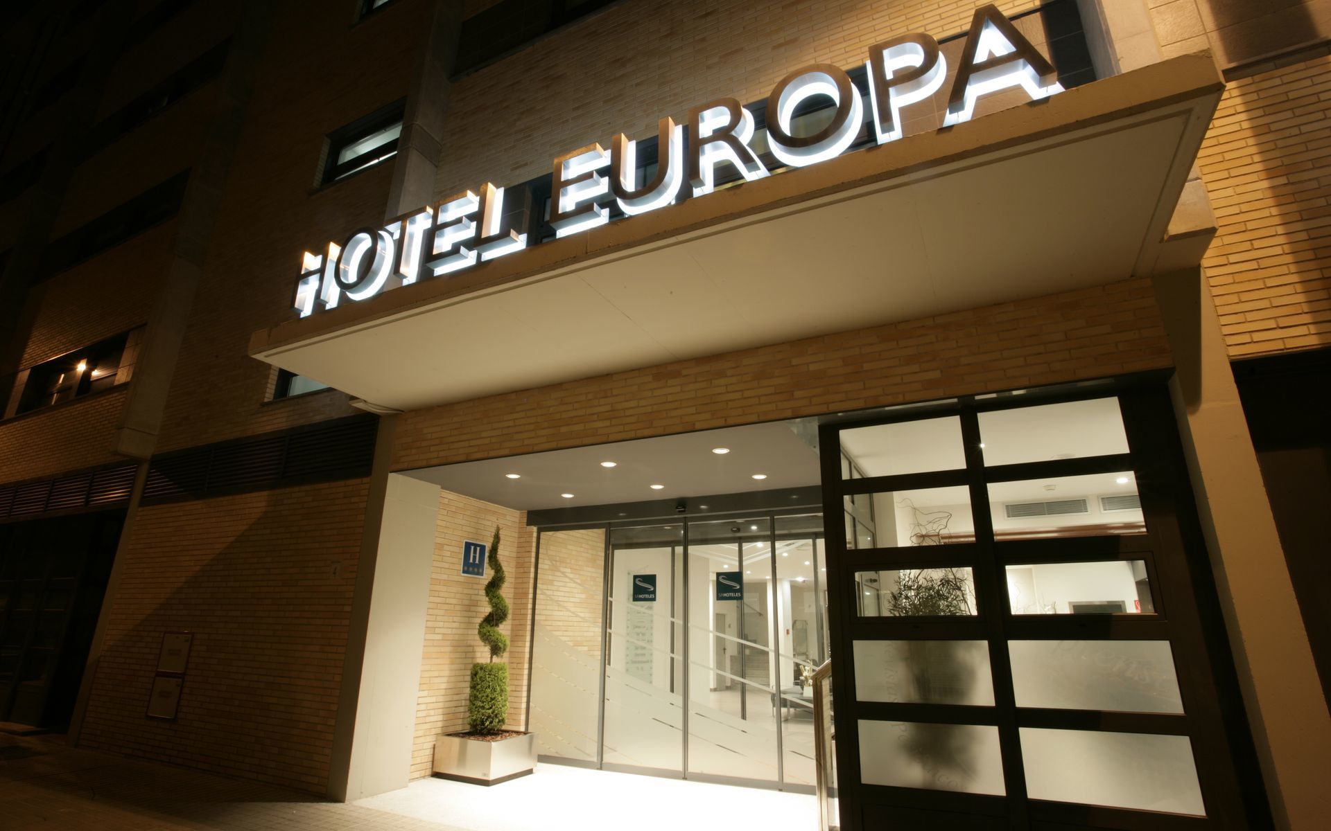 Hotel Europa Utebo Exterior photo